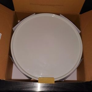 Le Creuset Cake Stand In White